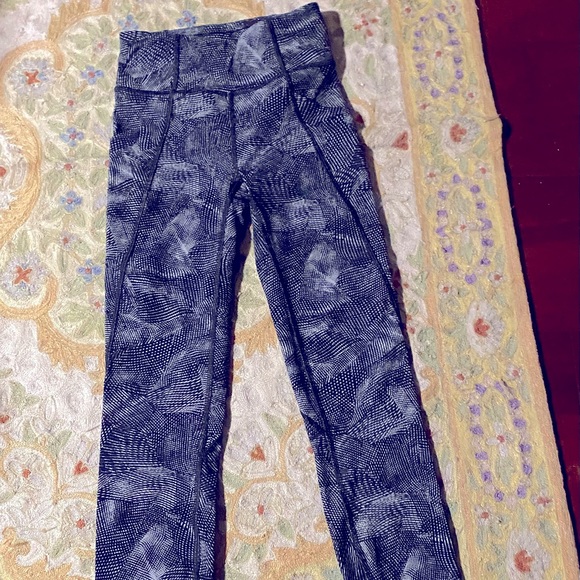 Lululemon leggings - Picture 1 of 5